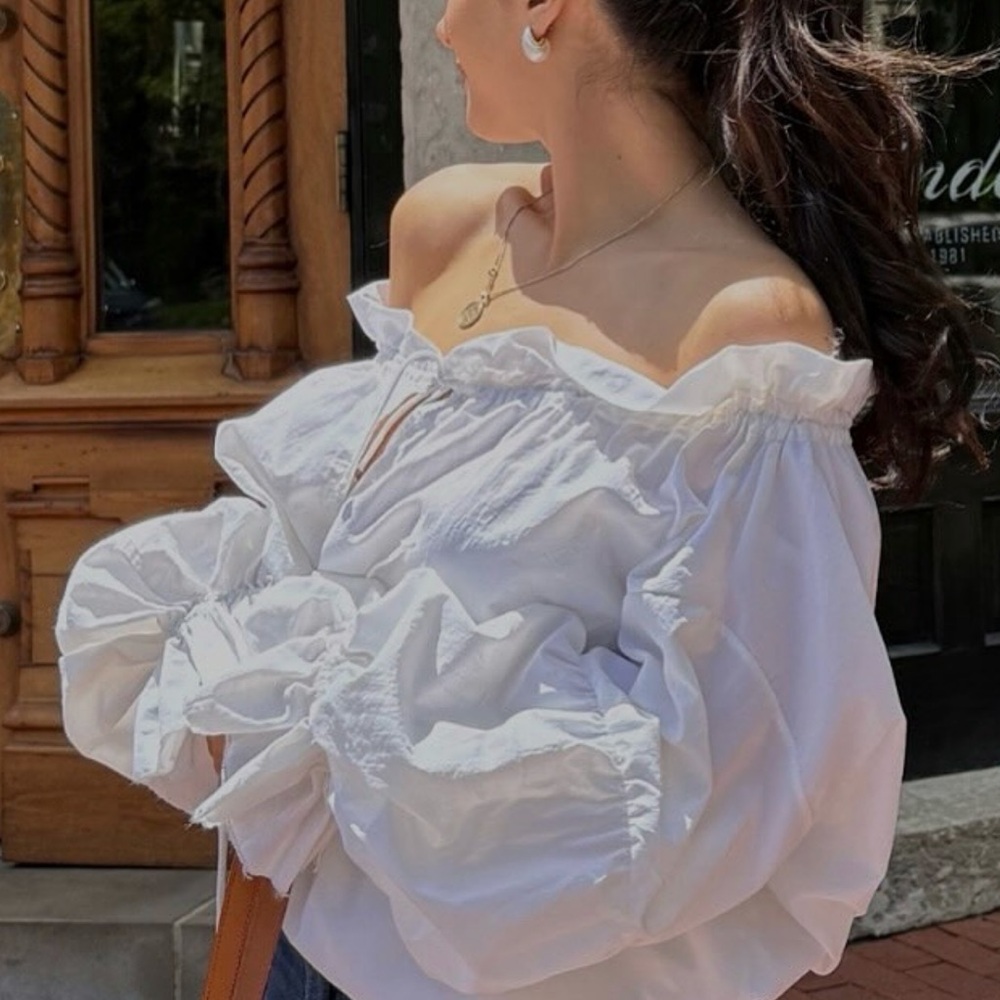 Women’s French White Off-Shoulder Ruffled Peasant Blouse